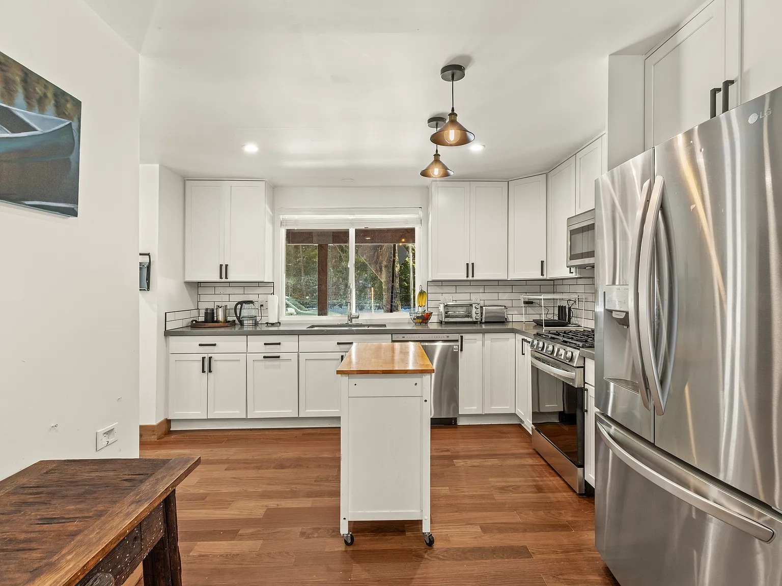 3 bed, 1224 sqft, $3,500 — Photo 4