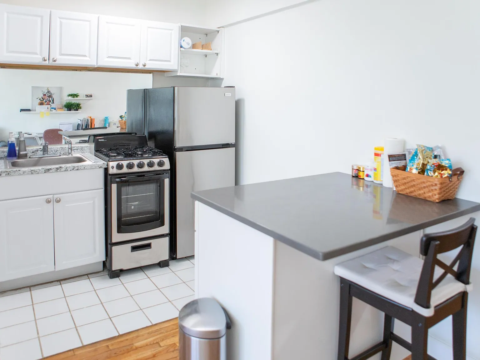 Studio, 467 sqft, $1,830 — Photo 4