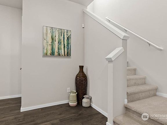2nd image of 11063 188th St E