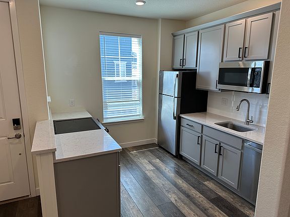 3rd image of 8781 S Wenatchee Ct