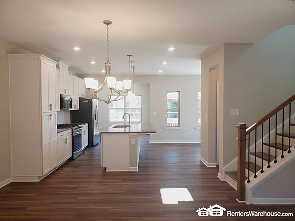 3rd image of 731 Brecklin Ln