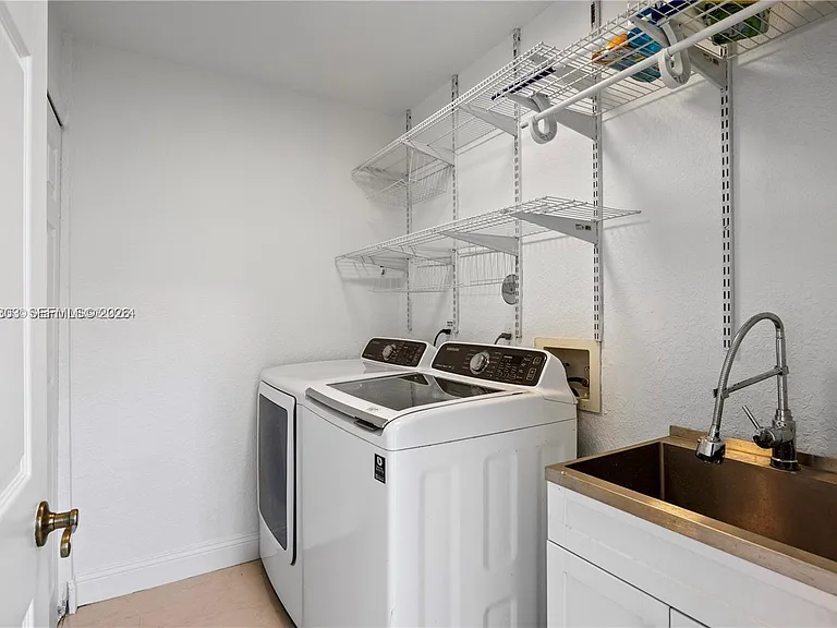 16449 SW 84th Pl — Photo 44