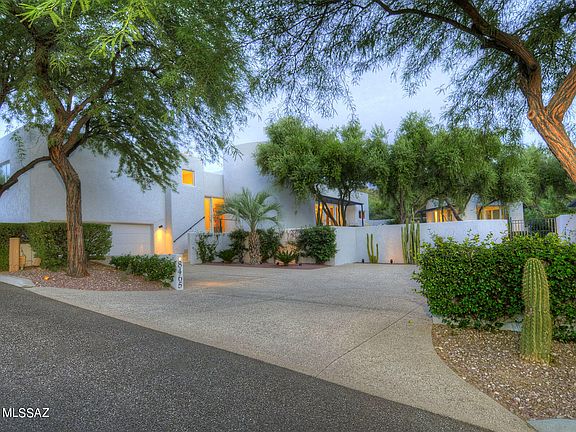 2nd image of 8465 E Milford Pl