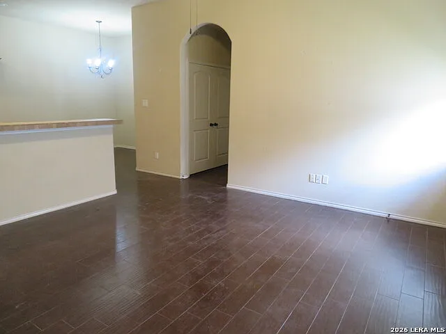 554 Creekside Cir — Photo 6