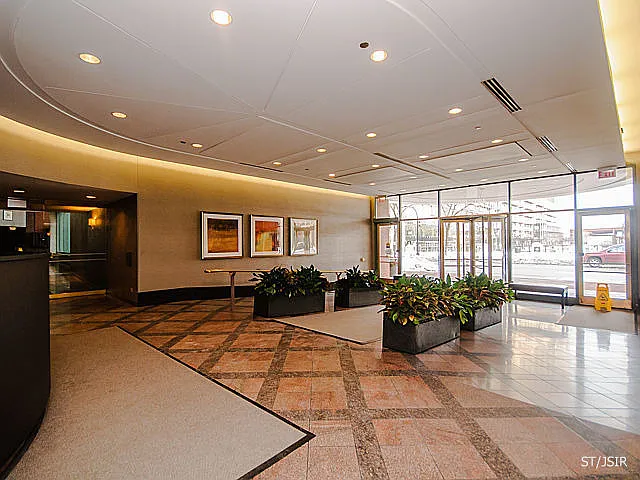 Building Photo - 480 N McClurg Ct #618