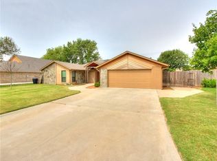 3913 Landmark Rd, Yukon, OK 73099