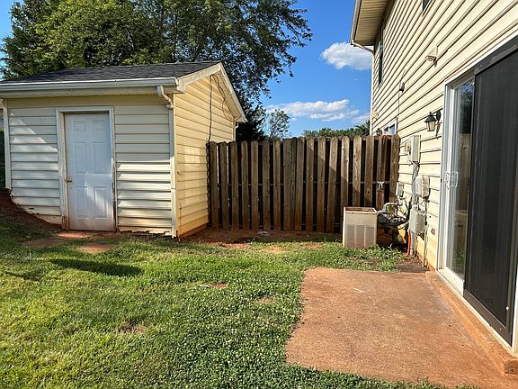 1116 Belle exterior patio_08212023