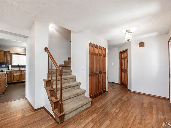 4th image of 16 Sequoia Dr