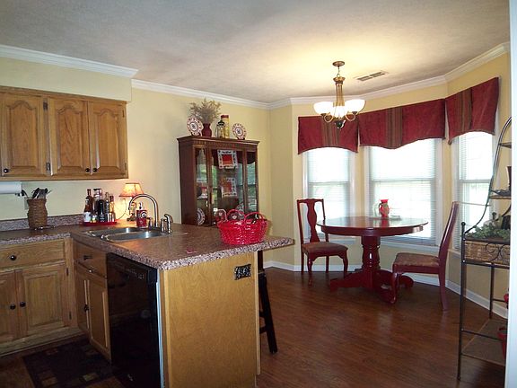 4th image of 2303 Fairfield Dr