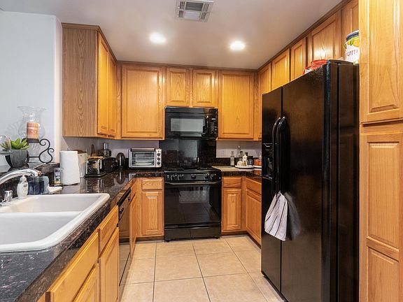 3rd image of 78861 Avenue 42 APT A