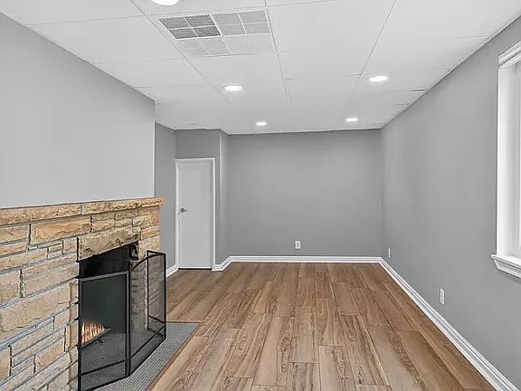 3231 E Louise Ave — Photo 2