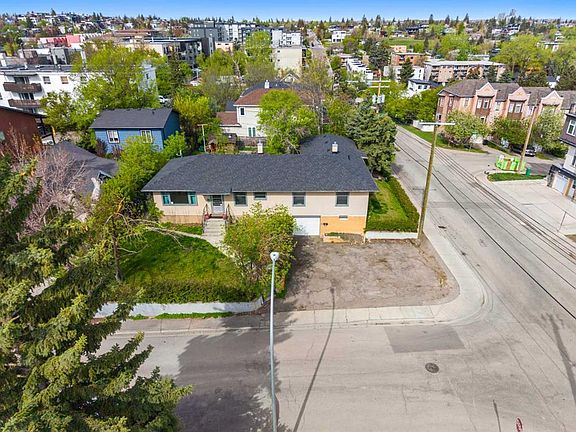 2nd image of 1607 N 25th Ave SW