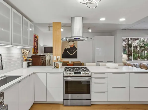 2632 Peachtree Rd NW #302B, Atlanta, GA 30305