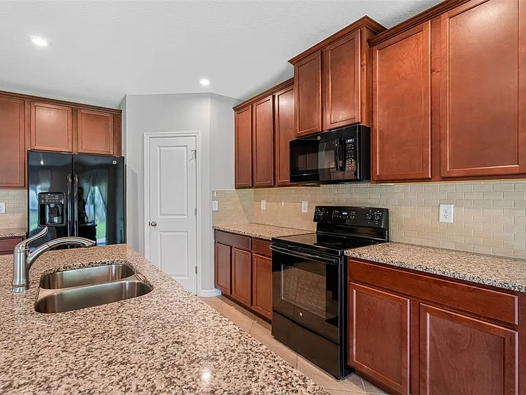 11234 High Noon Trl — Photo 23