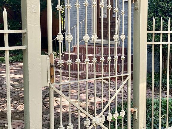 3rd image of 614 Park Ave