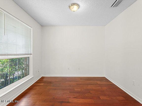5th image of 3022 HIDDEN OAKS Drive