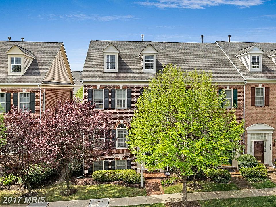1st image of 1010 Pleasant Dr