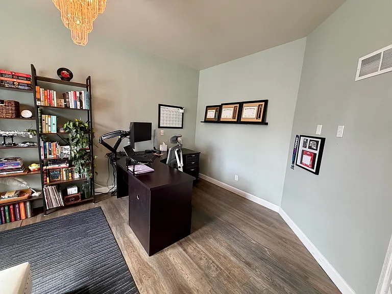 6961 Suncrest Dr — Photo 8