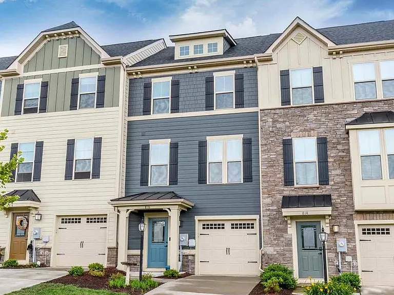 816 Oval Park Ln — Photo 1