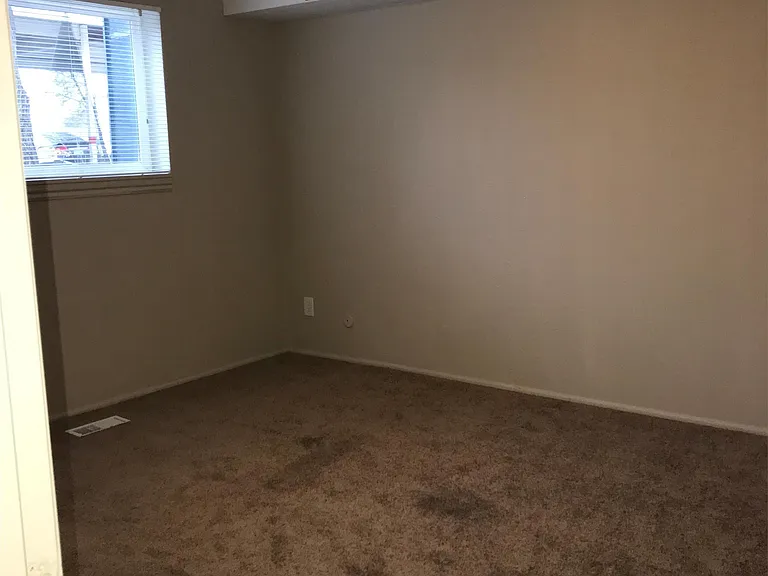 2553 S Lake Park Cir #2 — Photo 7