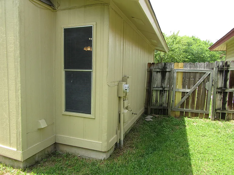 10609 Archdale Dr — Photo 27