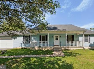 1069 Hearthstone Rd, Lancaster, PA 17603