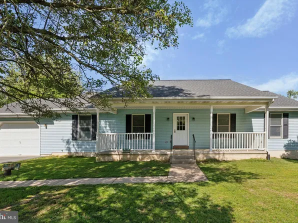 1069 Hearthstone Rd, Lancaster, PA 17603