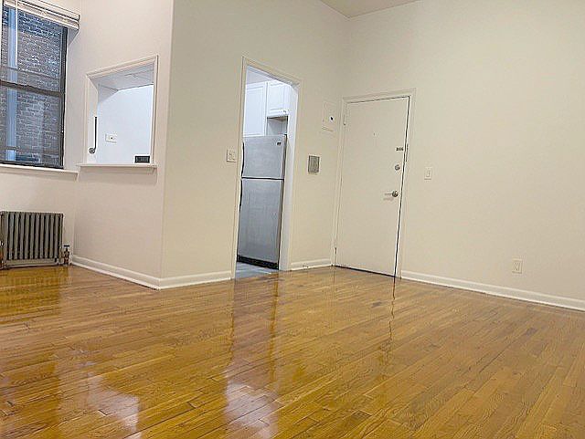 1st image of 361 W 51st St APT 1R
