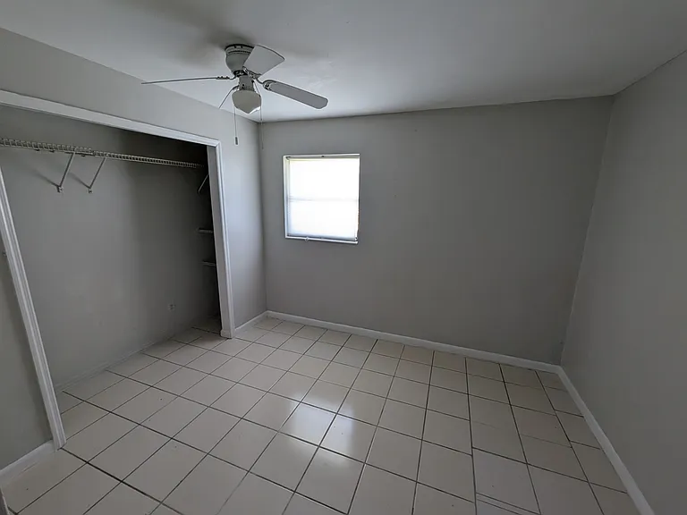 994 Coconut Cir W — Photo 18