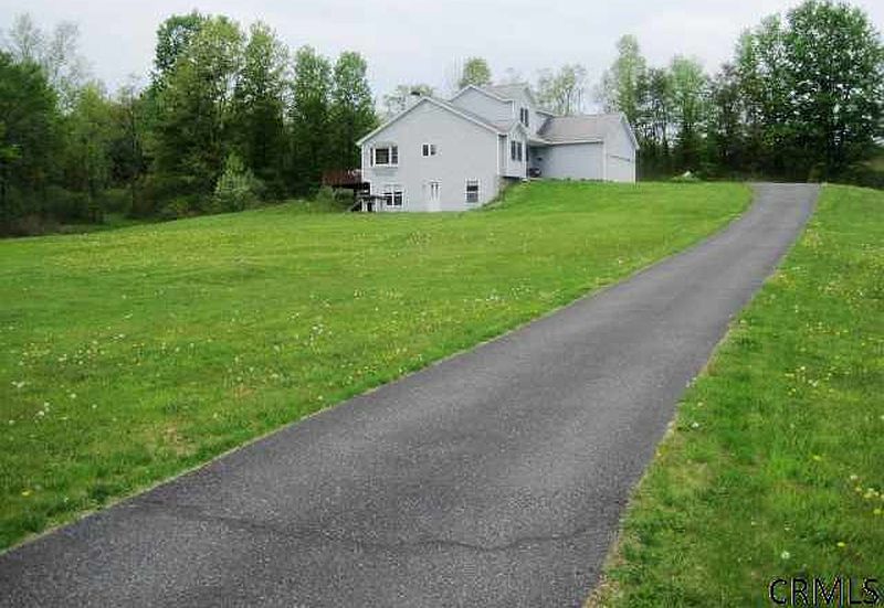 4th image of 7 LUTHER Road