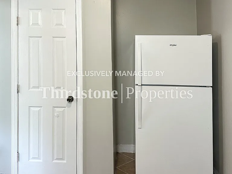 961 Dorchester St — Photo 8
