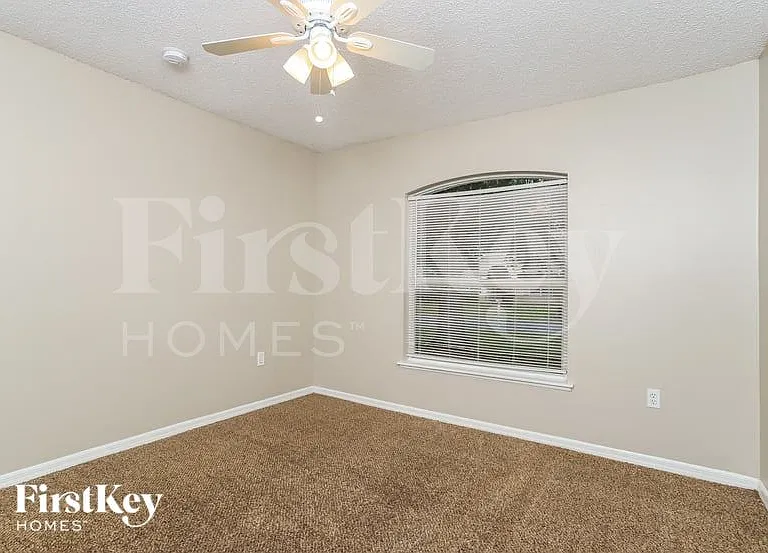 205 Tiffany Ct — Photo 11