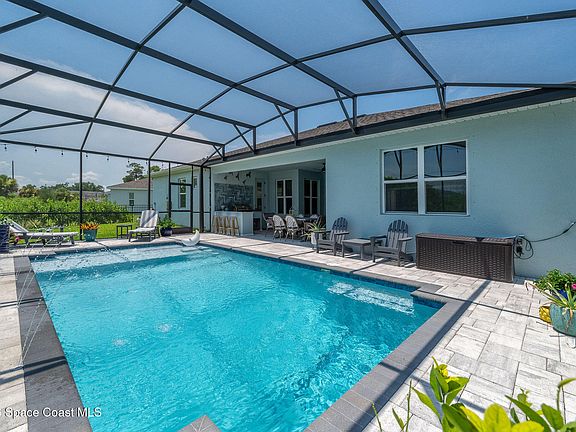 5th image of 384 Loymer Cir