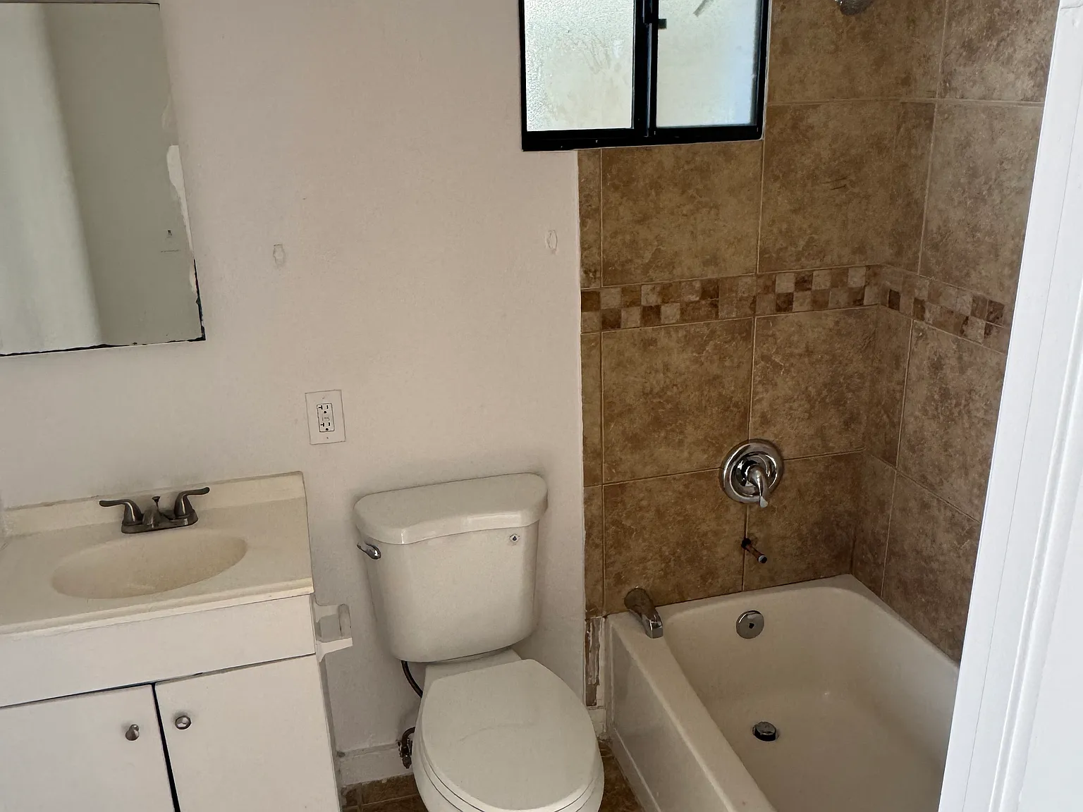 1 bed, 600 sqft, $1,050 — Photo 3