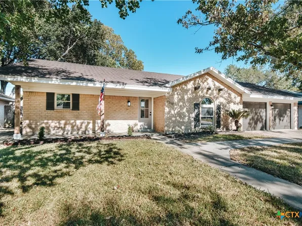1310 Plantation Rd, Victoria, TX 77904