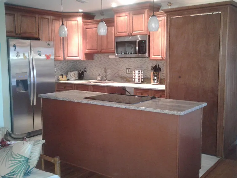 4728 Beach Dr SE #C — Photo 3