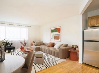 309 W 30th St #3C*, New York, NY 10001
