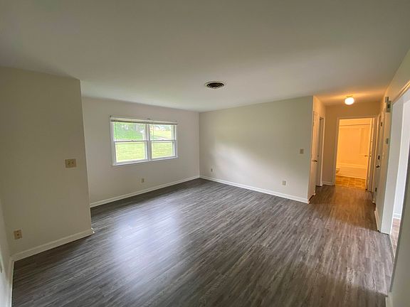 4th image of 4504 Pennsylvania Ave NE #4506