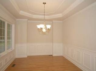 6N280 Keeney Rd, Roselle, IL 60172