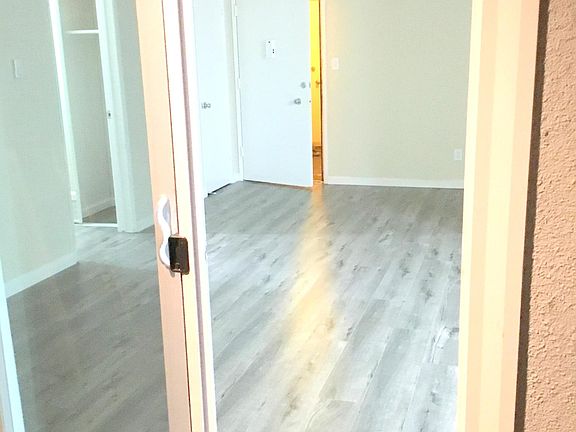 3rd image of 17938 Burbank Blvd #333
