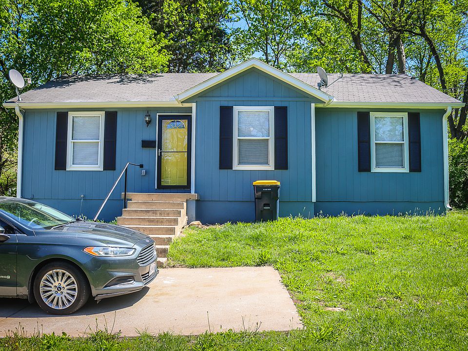 1st image of 3867 E 59th St