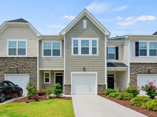 176 Hunston Dr, Holly Springs, NC 27540