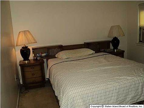 5th image of 138 Getz Ave