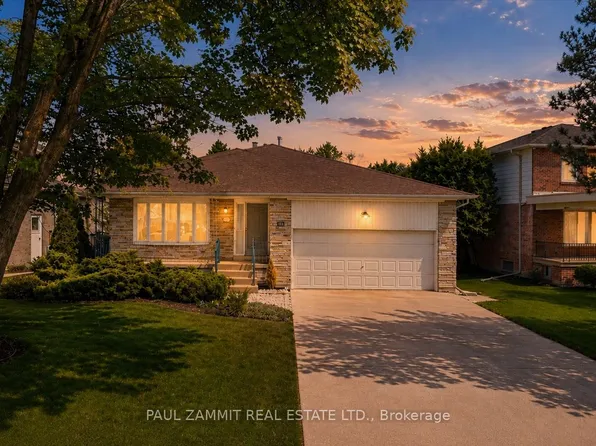 27 Ladyslipper Ct, Markham, ON L3T 2S6