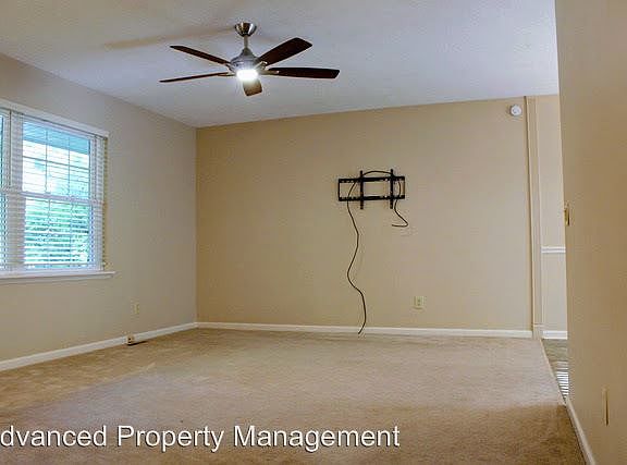 3rd image of 1132 Village Dr