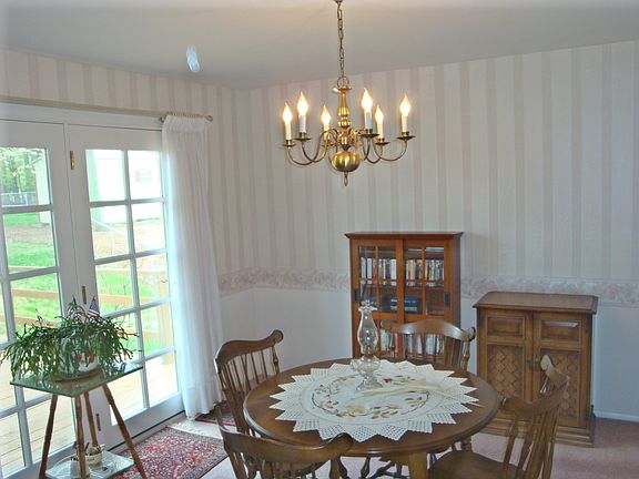4th image of 111 W Chestnut Hill Ln