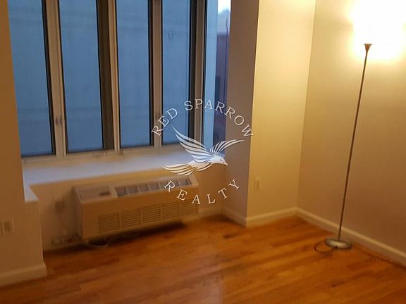 5th image of 88-20 Parsons Blvd #5C