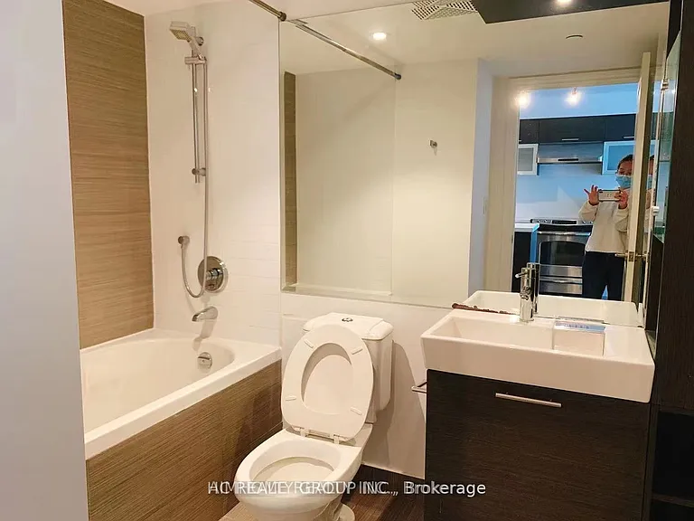 386 Yonge St #1221 — Photo 13