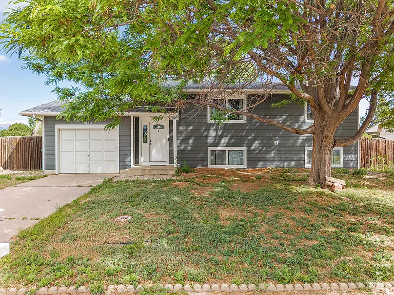 7530 Deer Trl — Photo 2