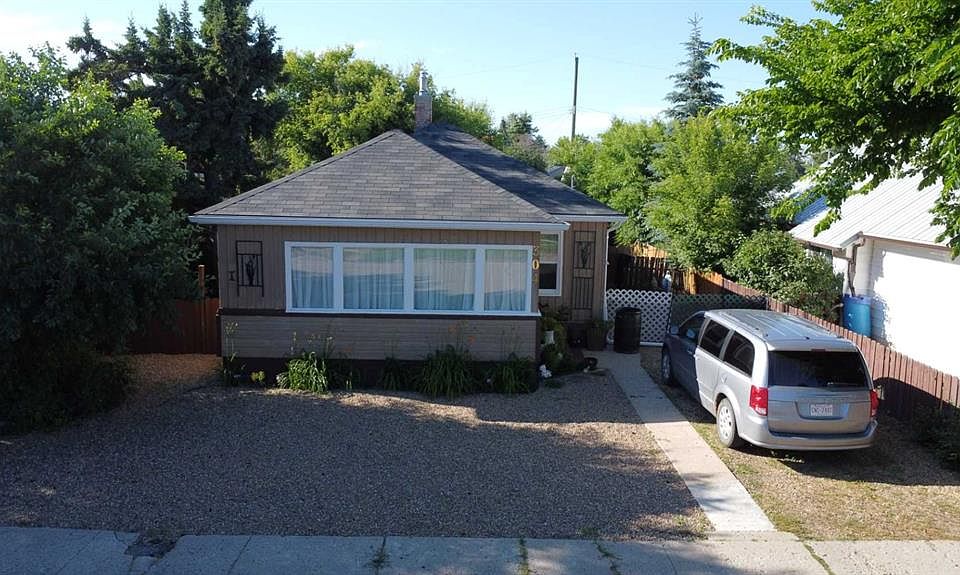 1st image of 304 S 5th Ave E